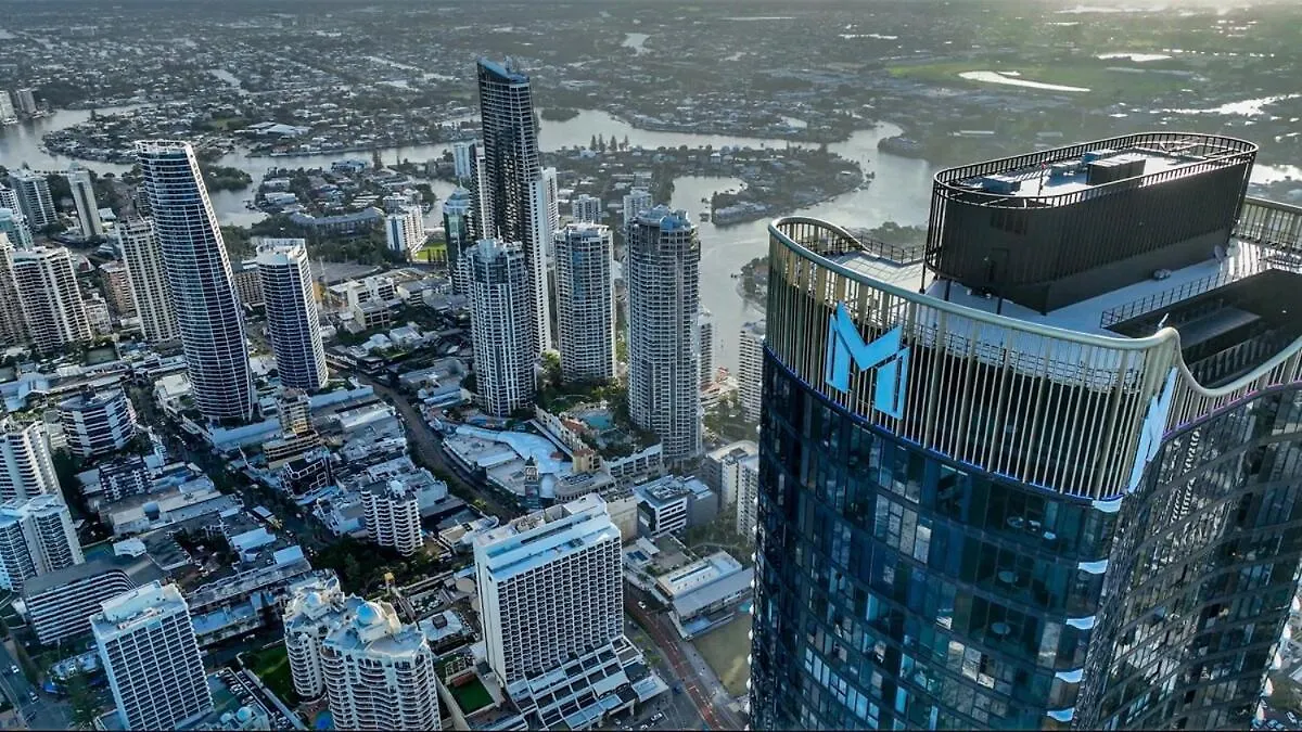 Apartment Sky-High Lodge Ocean Views Gold Coast