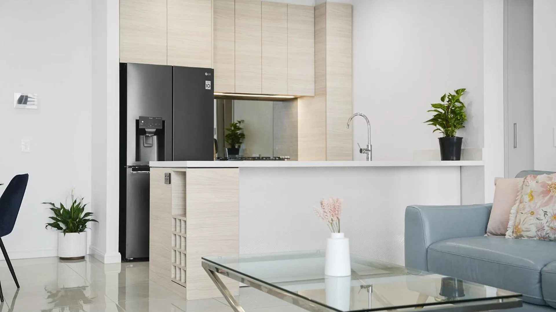 Apartment Sky-High Lodge Ocean Views Gold Coast