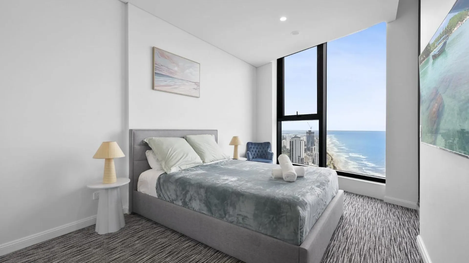 Apartment Sky-High Lodge Ocean Views Gold Coast Australia
