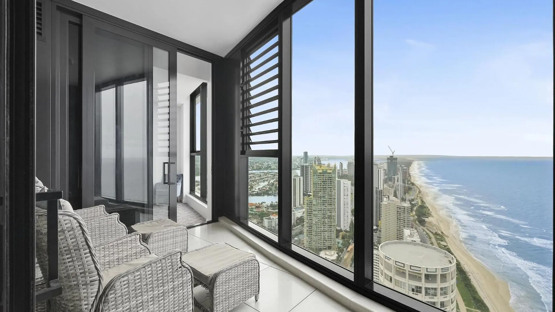 Sky-High Lodge Ocean Views Gold Coast 0*,