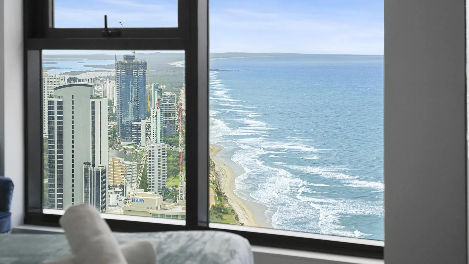Sky-High Lodge Ocean Views 黄金海岸